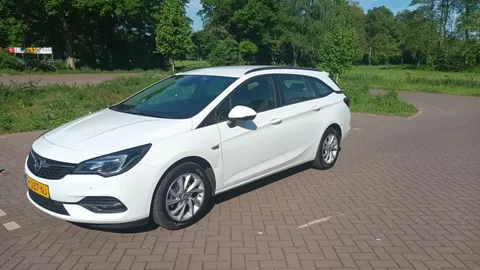 Opel Astra Sports Tourer 1.2 Clima,cruise,navi, PDC, 6 versnellingen